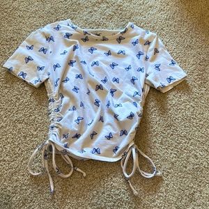 butterfly pattern, cropped t-shirt, cinched sides, Hollister, XS